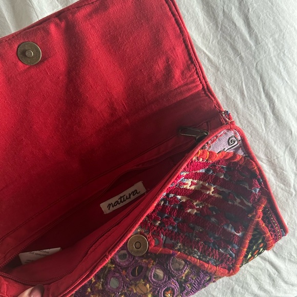 Handmade beaded clutch - Picture 2 of 4